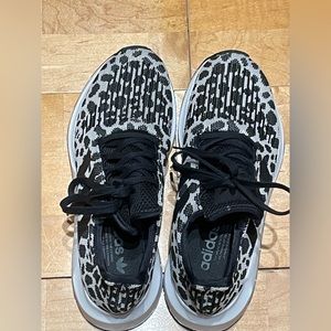 Size 8 Women’s Swift Run Adidas Shoes